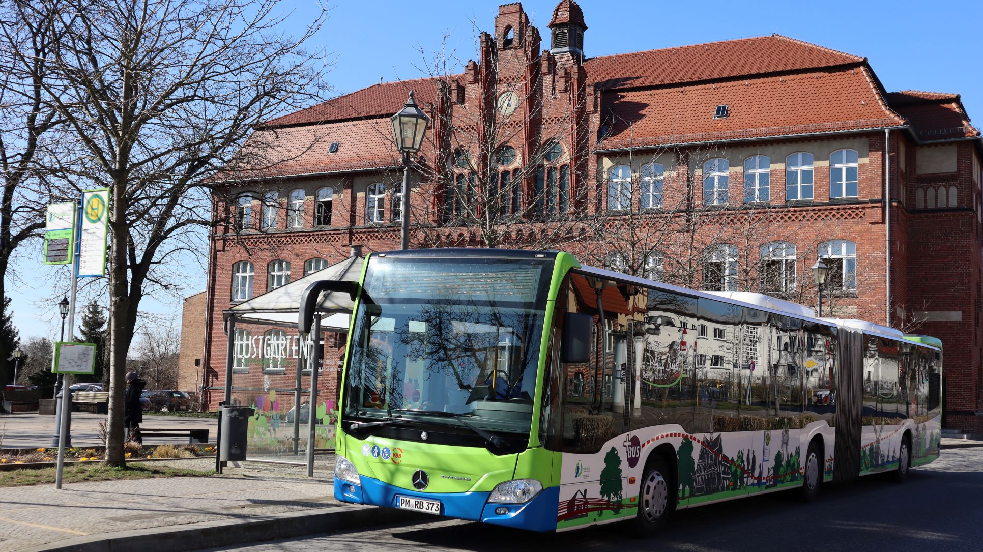 Bus am Lustgarten