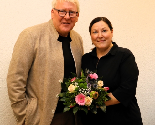 Bernhard Knuth gratuliert Annette Laue