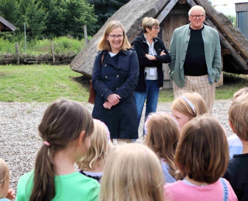 Besuch der Staatssektretärin Anja Boudon beim Grünen Klassenzimmer in Beelitz